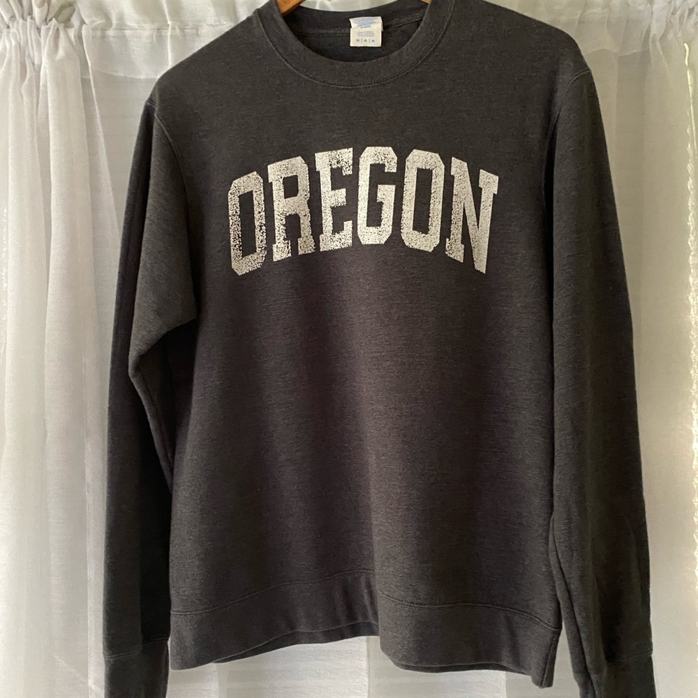 Basic Oregon Grey Crewneck